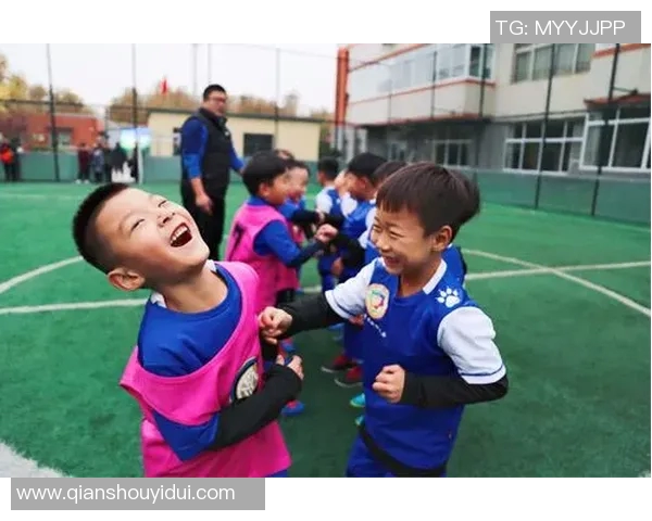 从绿茵场到街头角落足球明星流浪汉的心路历程与人生反思 从绿茵场到街头角落足球明星流浪汉的心路历程与人生反思