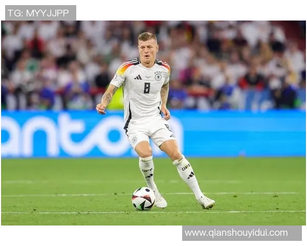 全球十位最帅足球明星盘点他们的魅力与风采 全球十位最帅足球明星盘点他们的魅力与风采