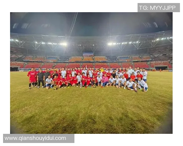 当国际歌手邂逅足球巨星精彩瞬间背后的故事与友谊 当国际歌手邂逅足球巨星精彩瞬间背后的故事与友谊