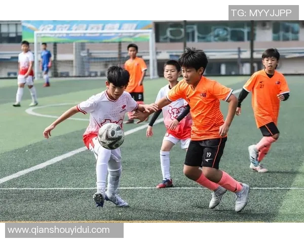 探索hqs足球的魅力与发展潜力，助力青少年成长与竞技水平提升